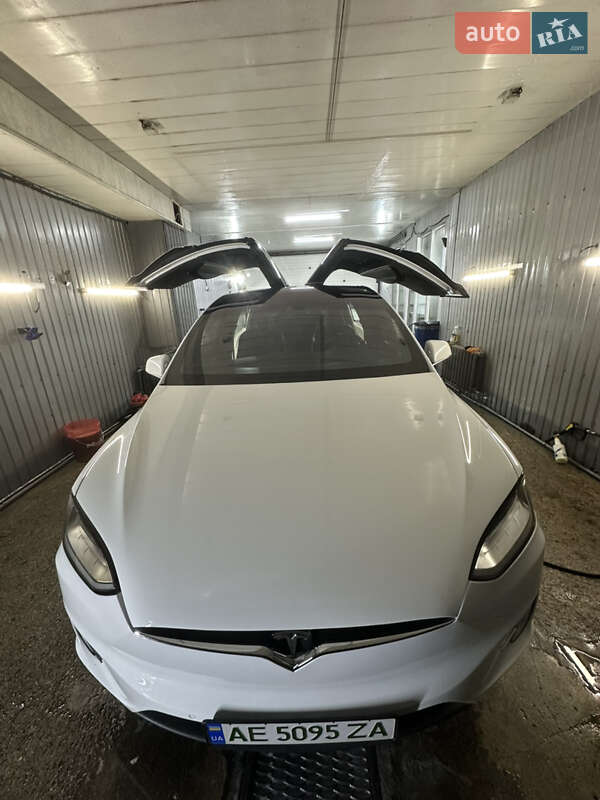 Позашляховик / Кросовер Tesla Model X 2016 в Дніпрі фото 7 Позашляховик / Кросовер Tesla Model X 2016 в Дніпрі
