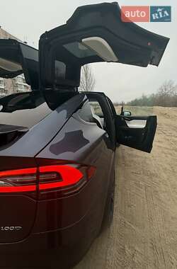 Позашляховик / Кросовер Tesla Model X 2018 в 
