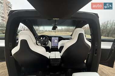 Позашляховик / Кросовер Tesla Model X 2018 в 