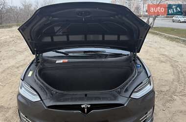 Позашляховик / Кросовер Tesla Model X 2018 в 