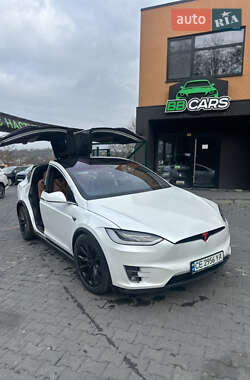 Позашляховик / Кросовер Tesla Model X 2016 в Чернівцях