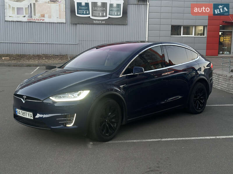 Позашляховик / Кросовер Tesla Model X 2016 в Києві