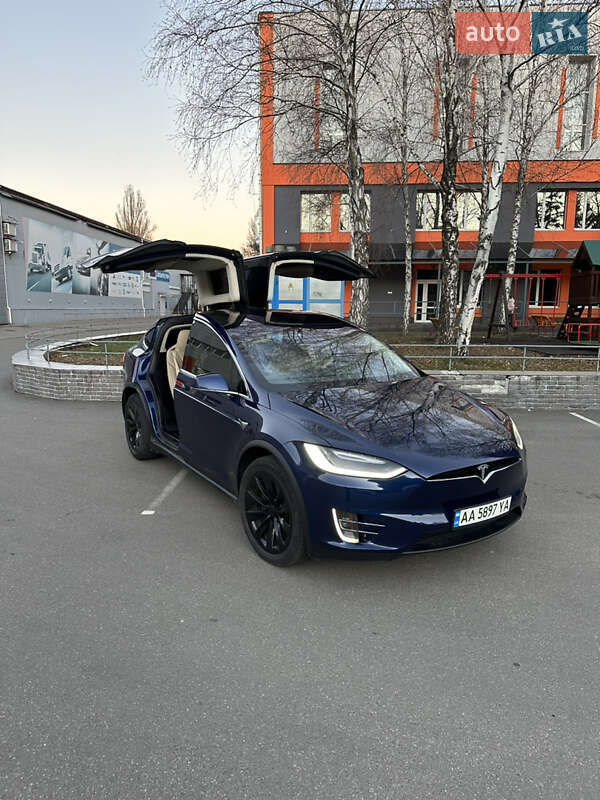 Позашляховик / Кросовер Tesla Model X 2016 в Києві