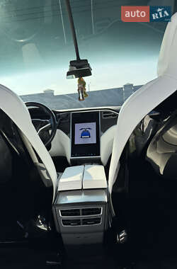 Внедорожник / Кроссовер Tesla Model X 2016 в Ивано-Франковске