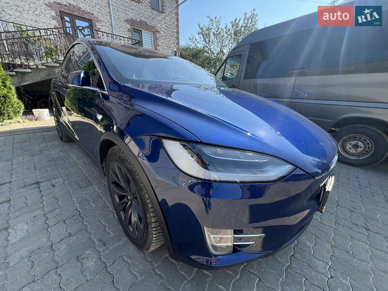 Внедорожник / Кроссовер Tesla Model X 2018 в 