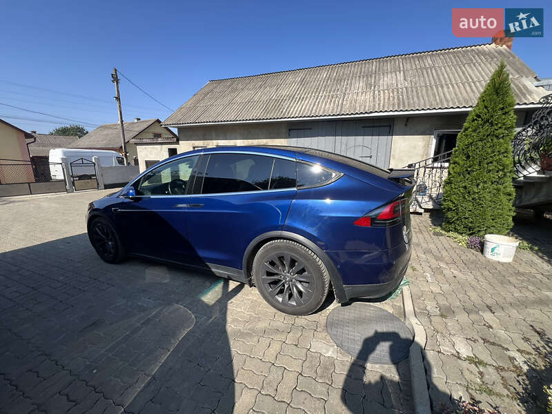 Позашляховик / Кросовер Tesla Model X 2018 в Глибокій