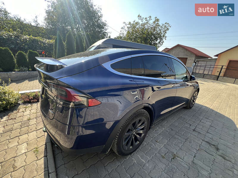 Позашляховик / Кросовер Tesla Model X 2018 в Глибокій