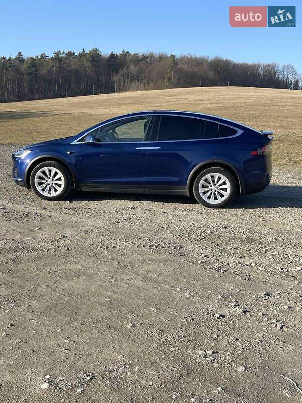 Позашляховик / Кросовер Tesla Model X 2018 в Львові