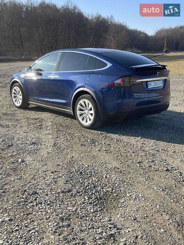 Позашляховик / Кросовер Tesla Model X 2018 в Львові