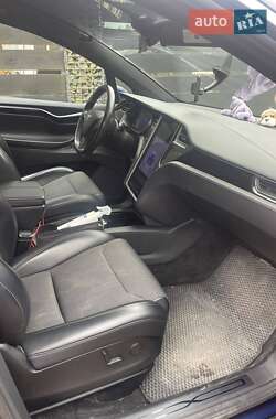 Позашляховик / Кросовер Tesla Model X 2018 в 
