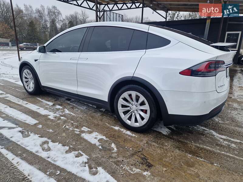 Позашляховик / Кросовер Tesla Model X 2016 в Львові фото 9 Позашляховик / Кросовер Tesla Model X 2016 в Львові