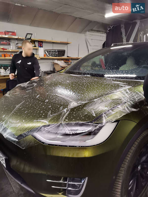Внедорожник / Кроссовер Tesla Model X 2020 в Киеве