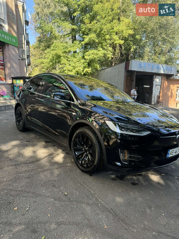 Внедорожник / Кроссовер Tesla Model X 2018 в 