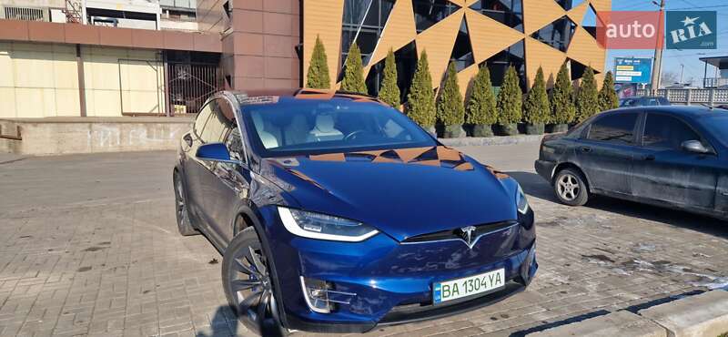 Внедорожник / Кроссовер Tesla Model X 2018 в 