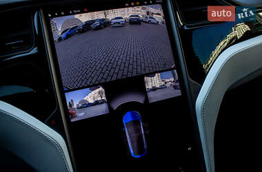 Позашляховик / Кросовер Tesla Model X 2019 в 