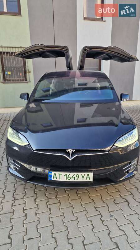 Позашляховик / Кросовер Tesla Model X 2018 в Івано-Франківську