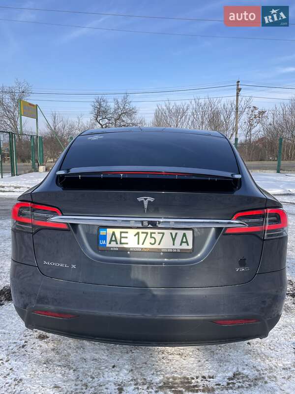 Позашляховик / Кросовер Tesla Model X 2016 в Дніпрі