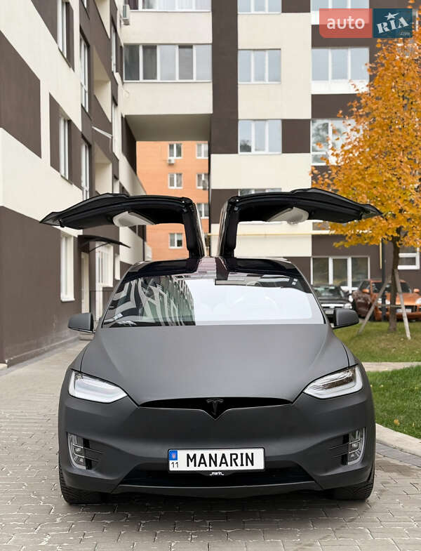Tesla Model X 2019