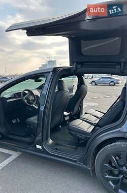 Позашляховик / Кросовер Tesla Model X 2024 в 