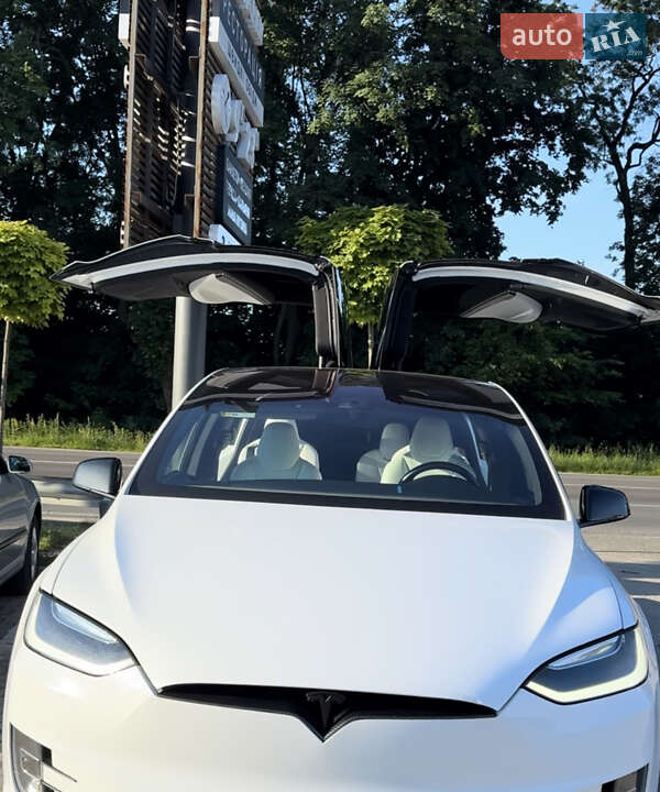 Внедорожник / Кроссовер Tesla Model X 2016 в Киеве