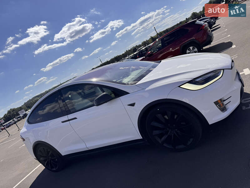 Внедорожник / Кроссовер Tesla Model X 2016 в Киеве