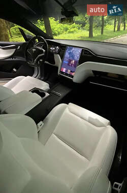 Внедорожник / Кроссовер Tesla Model X 2016 в 
