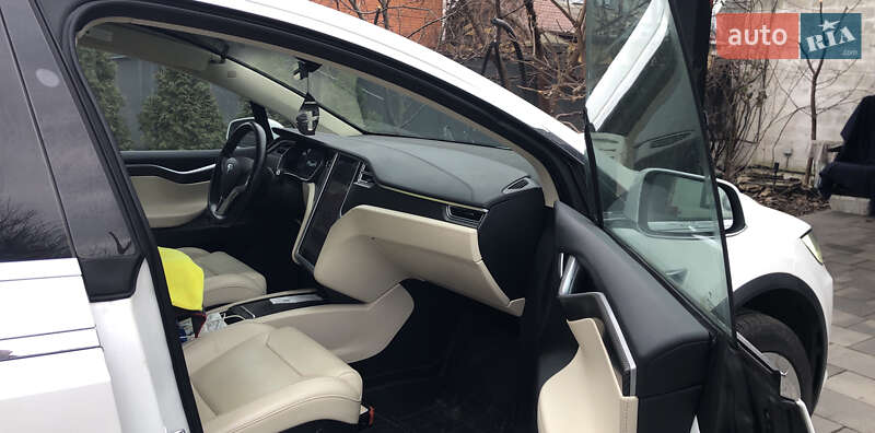 Позашляховик / Кросовер Tesla Model X 2018 в Білій Церкві фото 4 Позашляховик / Кросовер Tesla Model X 2018 в Білій Церкві