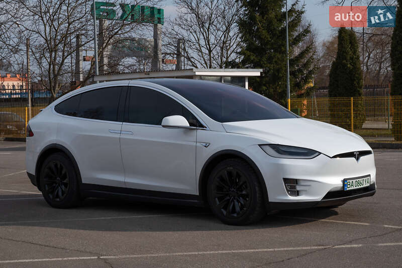 Внедорожник / Кроссовер Tesla Model X 2016 в Александрие