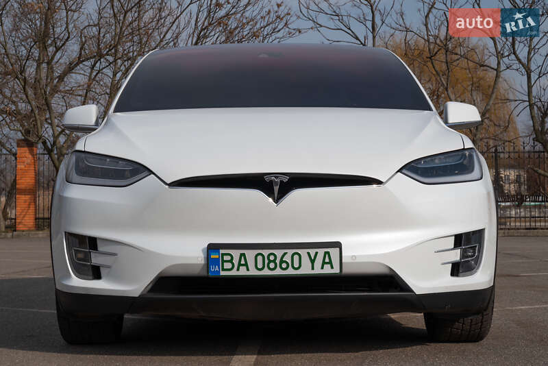 Внедорожник / Кроссовер Tesla Model X 2016 в Александрие