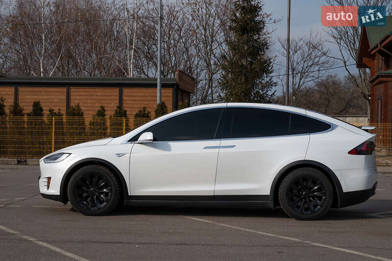 Внедорожник / Кроссовер Tesla Model X 2016 в Александрие