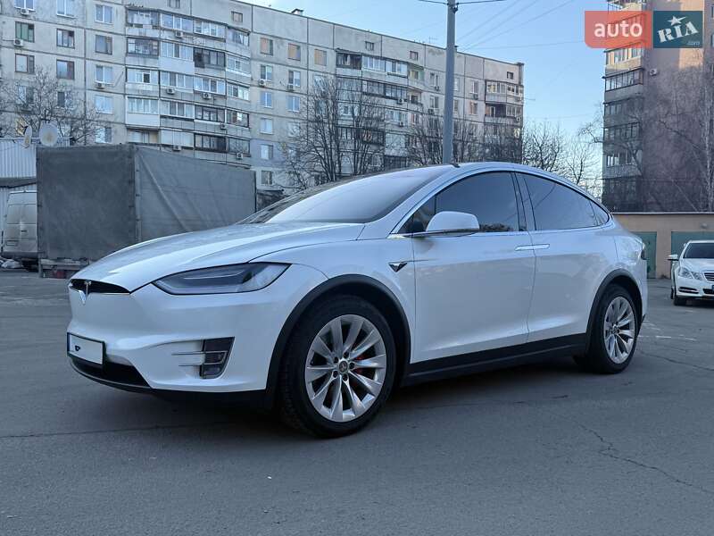 Позашляховик / Кросовер Tesla Model X 2020 в 