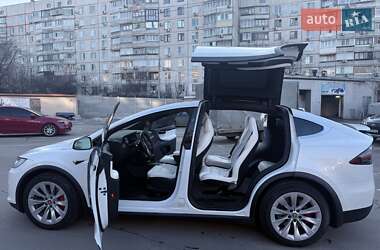 Позашляховик / Кросовер Tesla Model X 2020 в 