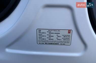 Позашляховик / Кросовер Tesla Model X 2020 в 