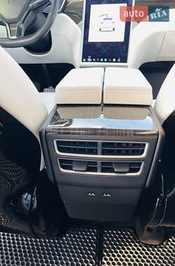 Внедорожник / Кроссовер Tesla Model X 2016 в 