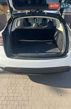 Внедорожник / Кроссовер Tesla Model X 2018 в 