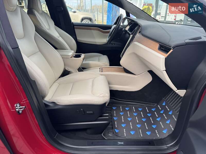Внедорожник / Кроссовер Tesla Model X 2020 в Ровно
