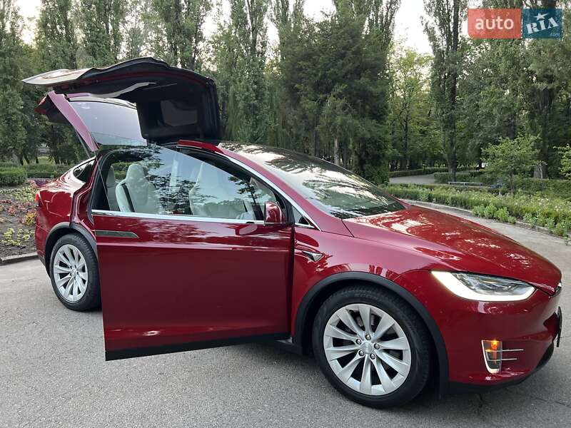 Внедорожник / Кроссовер Tesla Model X 2017 в Киеве