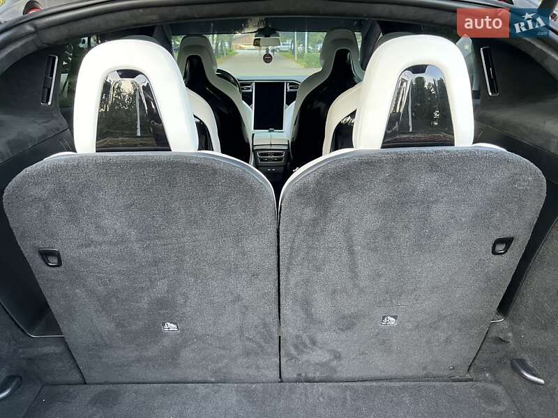 Внедорожник / Кроссовер Tesla Model X 2017 в Киеве