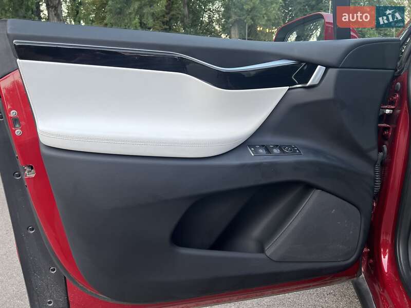 Внедорожник / Кроссовер Tesla Model X 2017 в Киеве