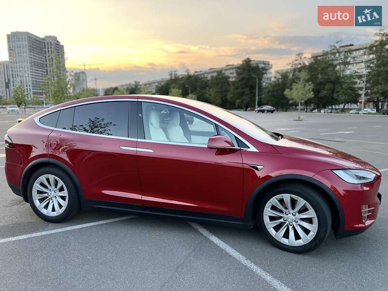 Внедорожник / Кроссовер Tesla Model X 2017 в Киеве