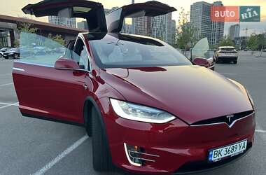 Внедорожник / Кроссовер Tesla Model X 2017 в 