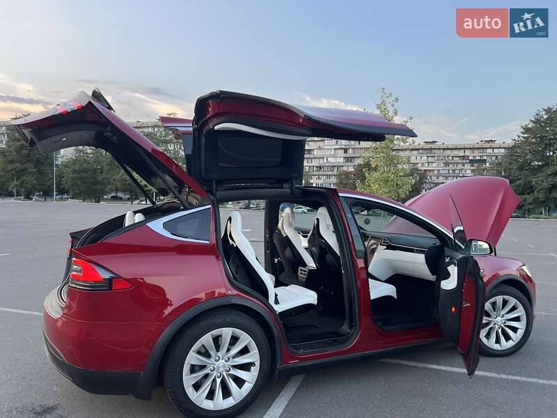 Внедорожник / Кроссовер Tesla Model X 2017 в Киеве
