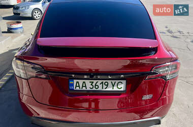 Позашляховик / Кросовер Tesla Model X 2023 в 