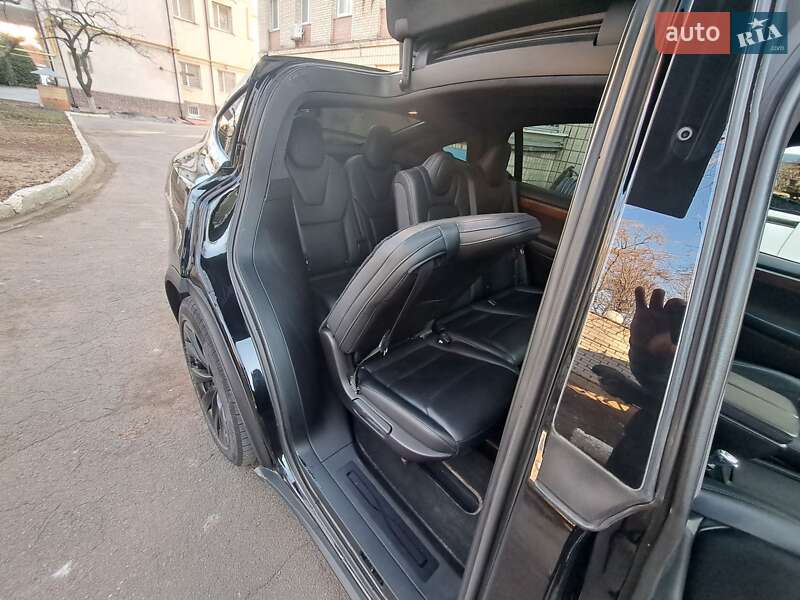 Позашляховик / Кросовер Tesla Model X 2018 в Вінниці