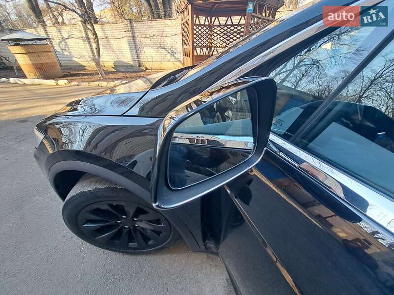Позашляховик / Кросовер Tesla Model X 2018 в Вінниці