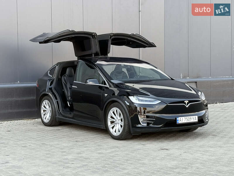 Tesla Model X 2019