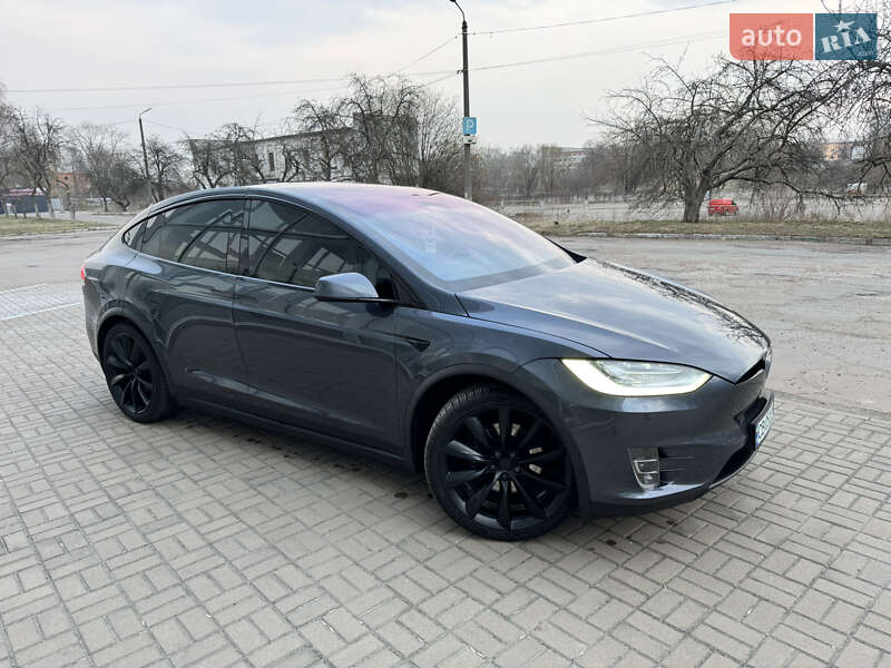Позашляховик / Кросовер Tesla Model X 2019 в Чернігові