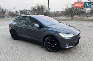 Позашляховик / Кросовер Tesla Model X 2019 в 