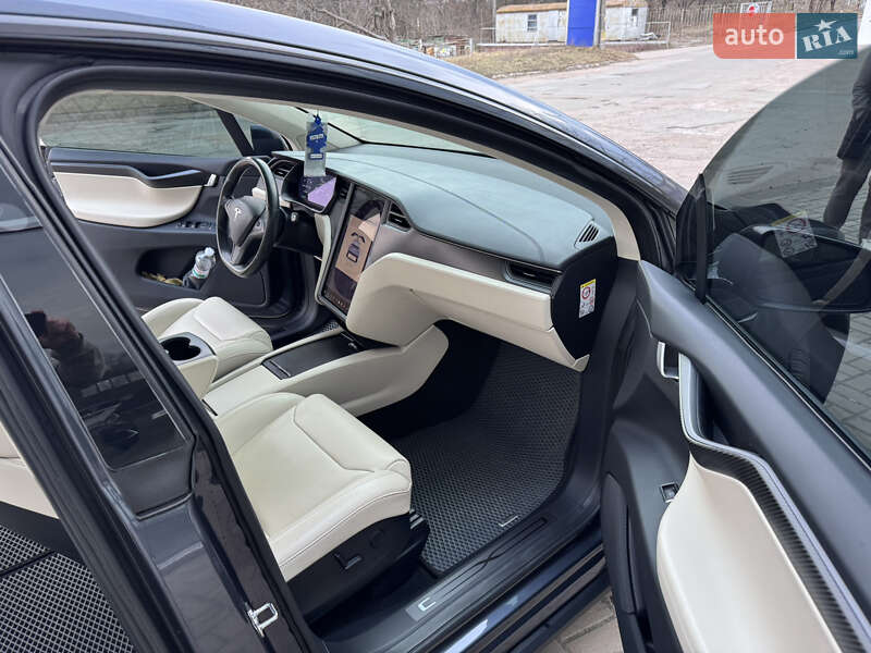 Позашляховик / Кросовер Tesla Model X 2019 в Чернігові