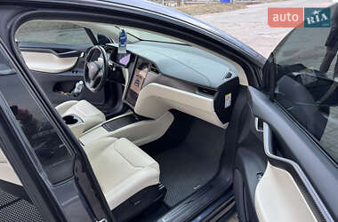 Позашляховик / Кросовер Tesla Model X 2019 в 